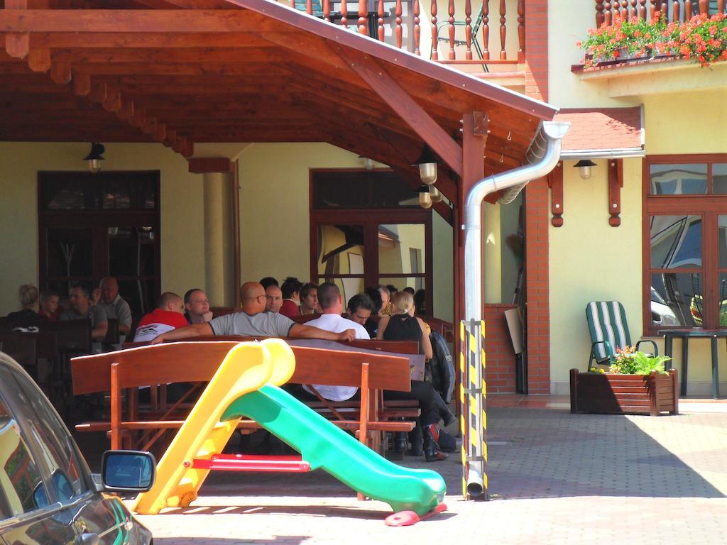 Hotel St.Florian Štúrovo Kültér fotó